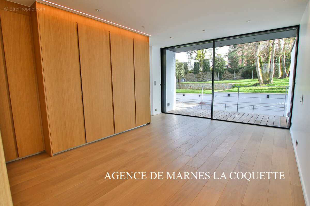 Maison à VILLE-D'AVRAY