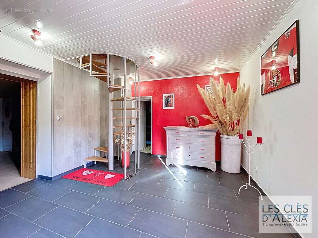 Maison à SAINT-CYR-SUR-LE-RHONE