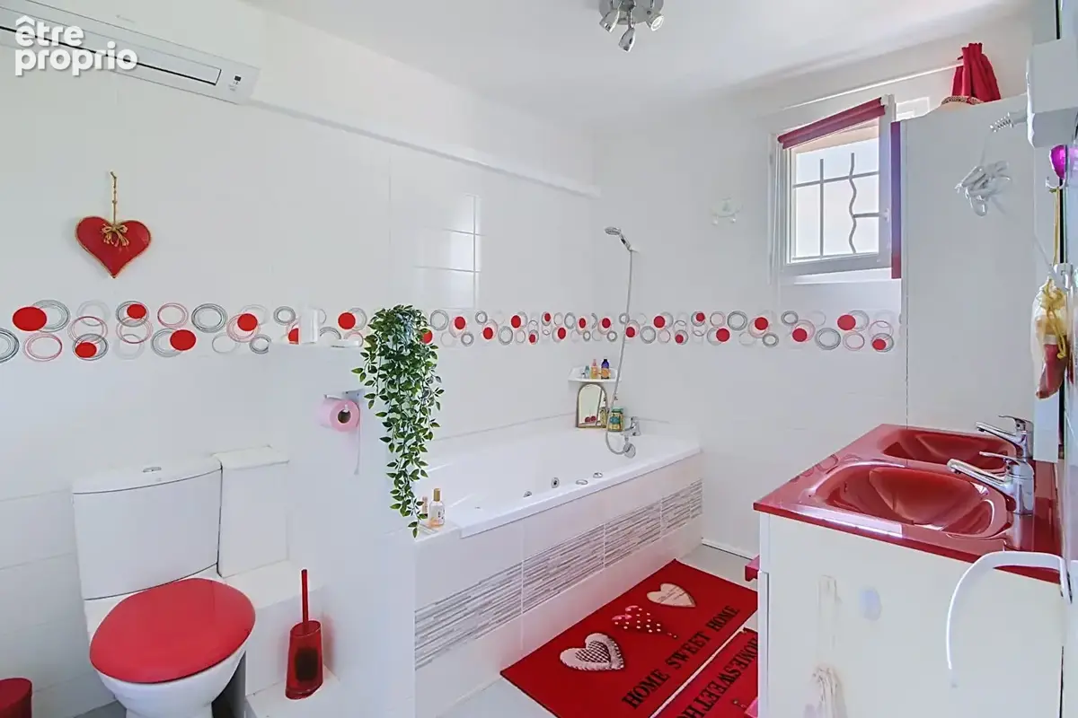 A VENDRE EN EXCLUSIVITÉ- Maison d'environ 120m2 à Vidauban- Terrain 1300m2,- piscine- cuisine d'été- garage - car port - photo 8