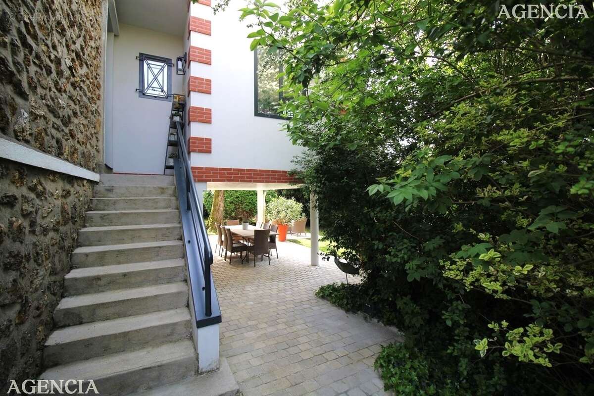 Maison à PONTAULT-COMBAULT