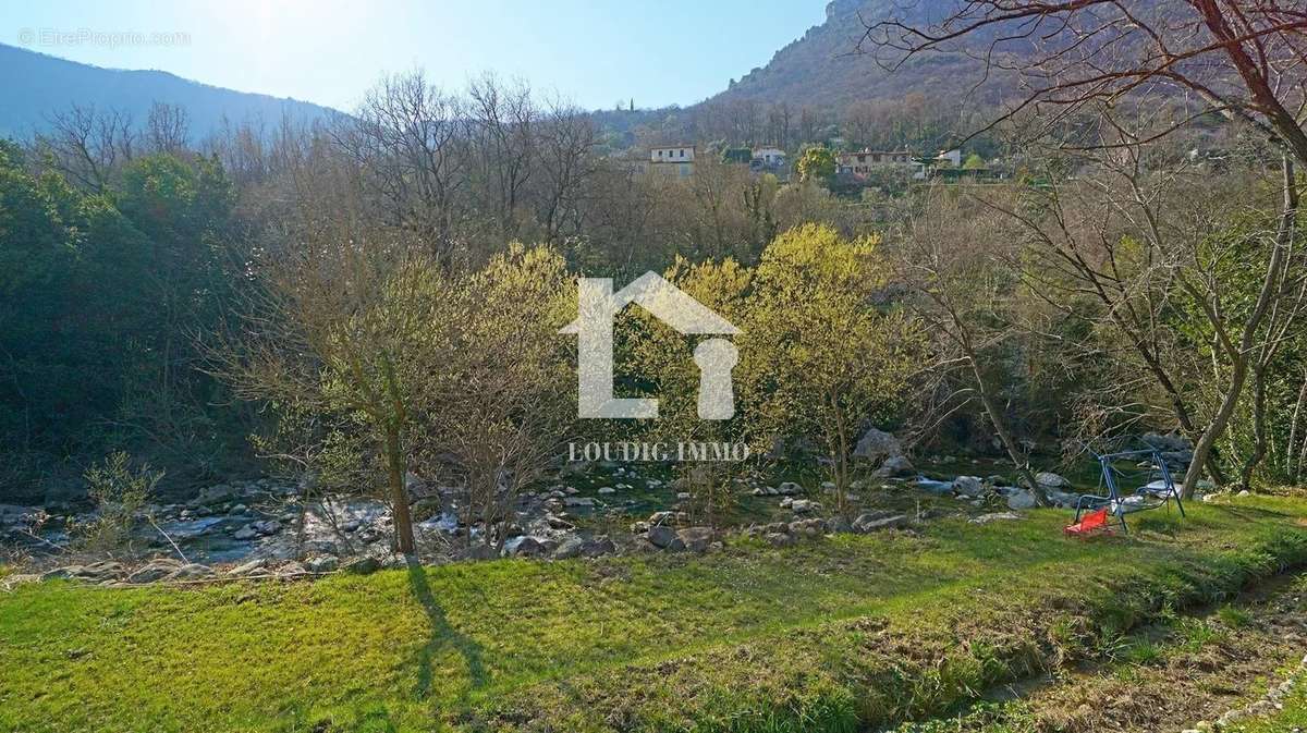 Maison à TOURRETTES-SUR-LOUP