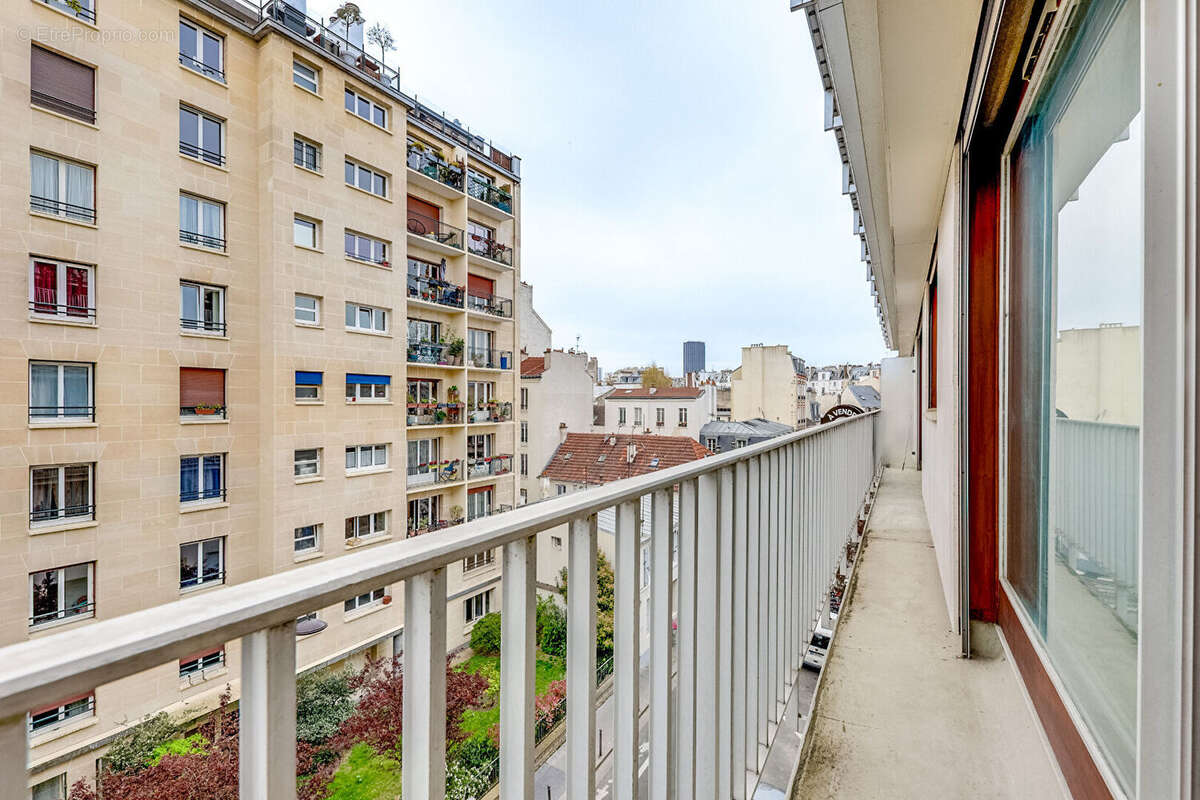 Appartement à PARIS-14E
