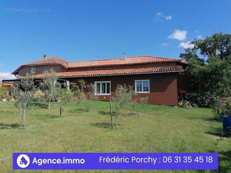 Maison à LAGARDE-HACHAN