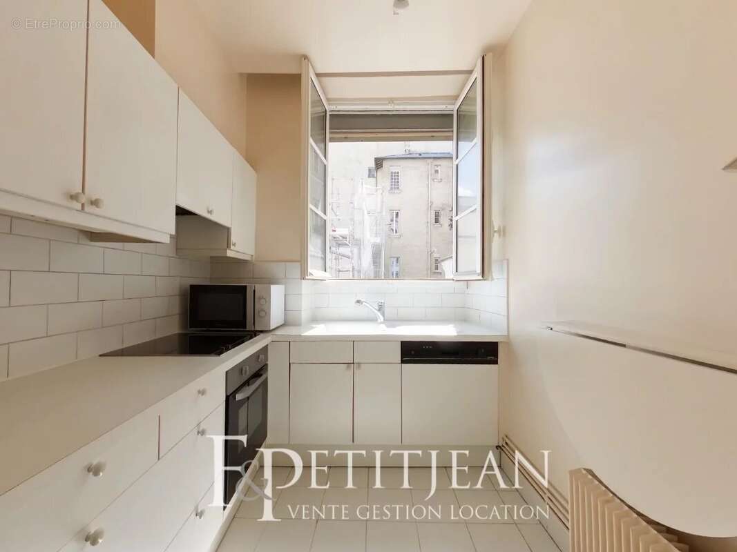 Appartement à PARIS-3E