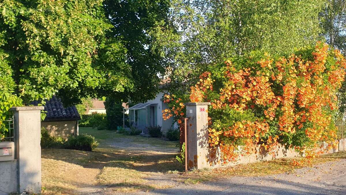 Maison à SAINT-AULAYE