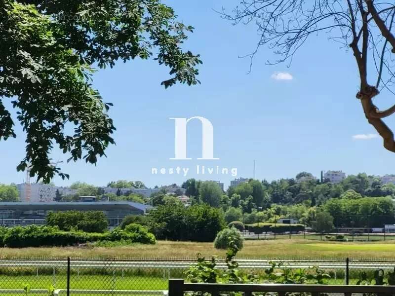 Appartement à SURESNES