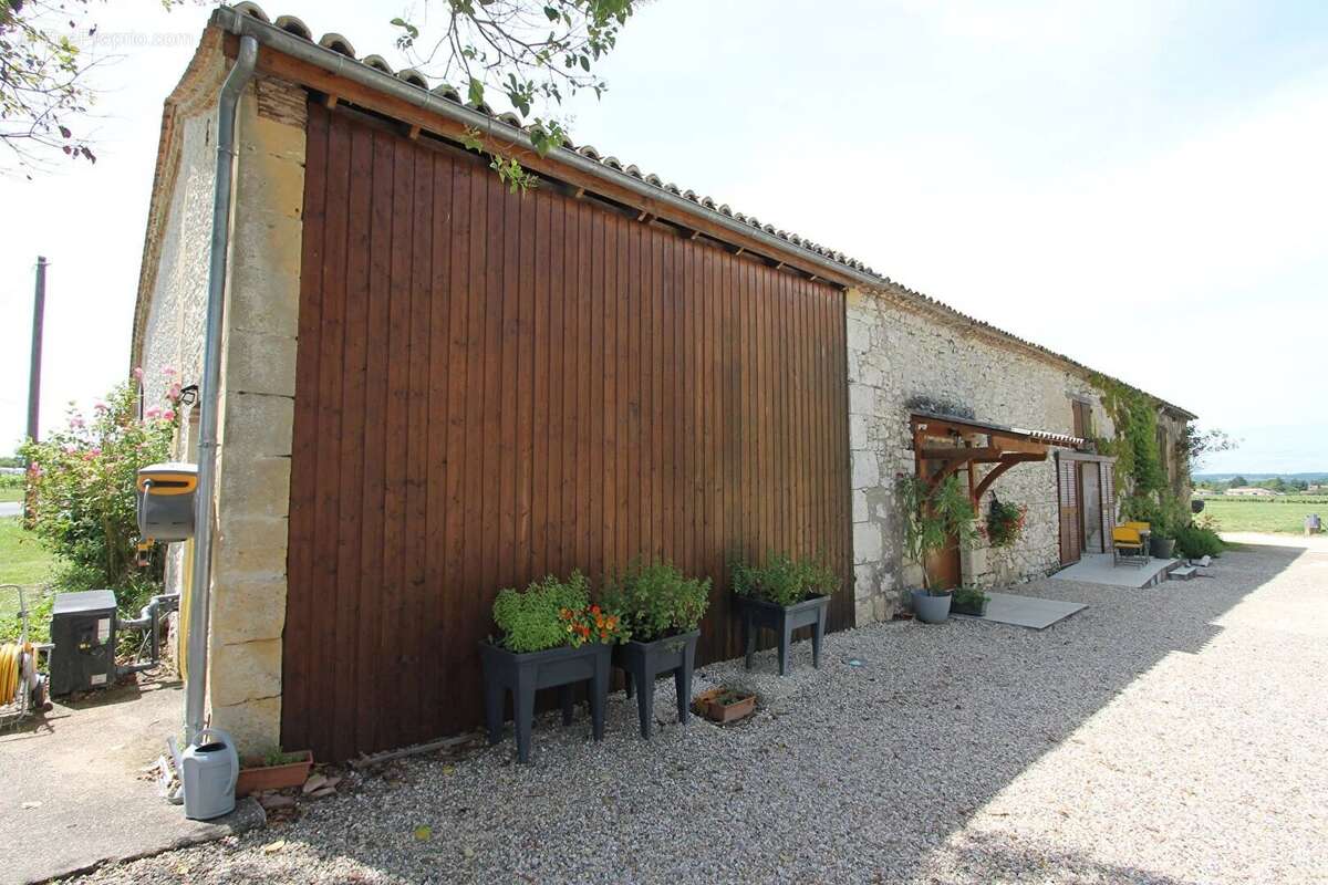 Ensemble immobilier perigourdine  a 5 mn de bergerac - photo 9