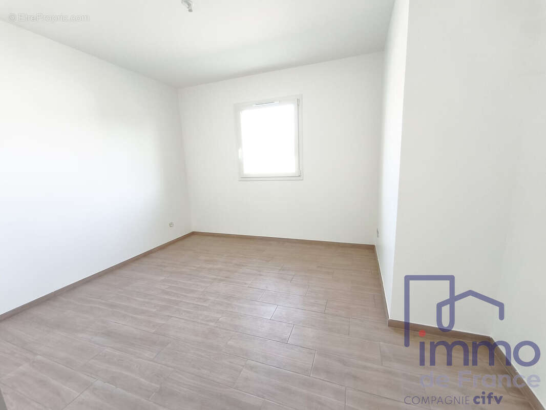 Maison 92 m² à Saint-Cyprien  - photo 7
