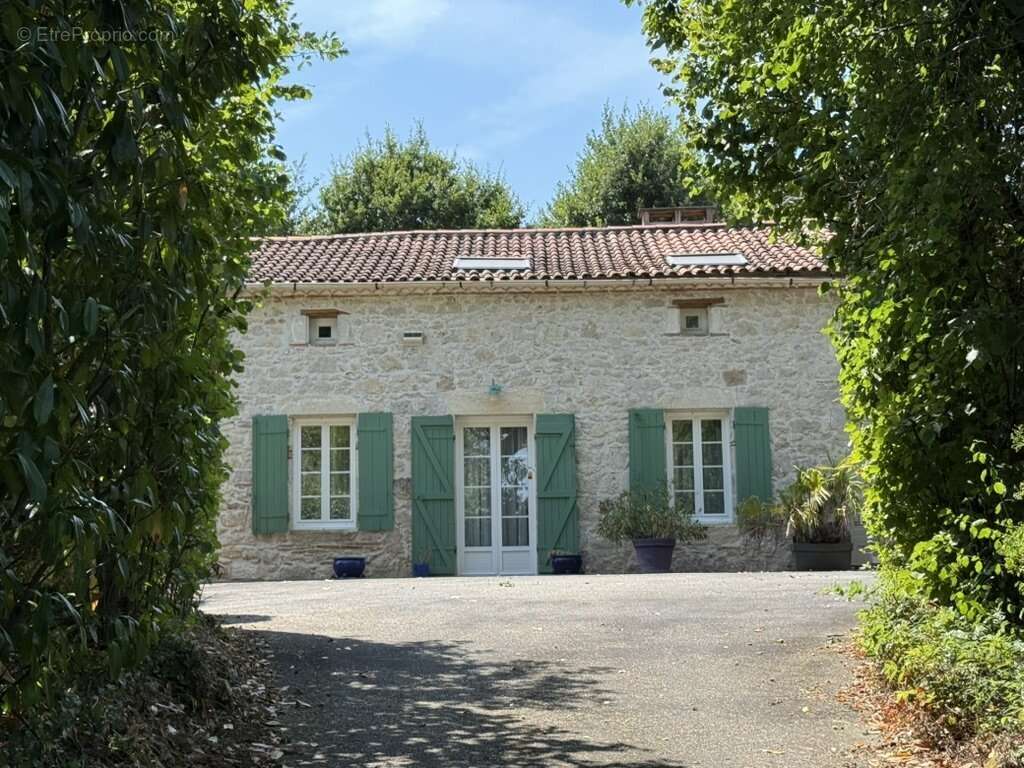 Belle demeure en pierres à Moirax - photo 3