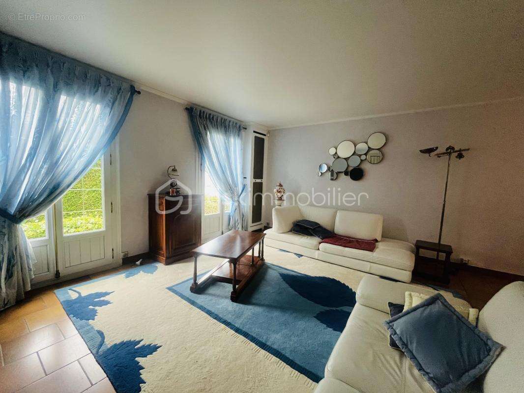 Maison à ROISSY-EN-BRIE