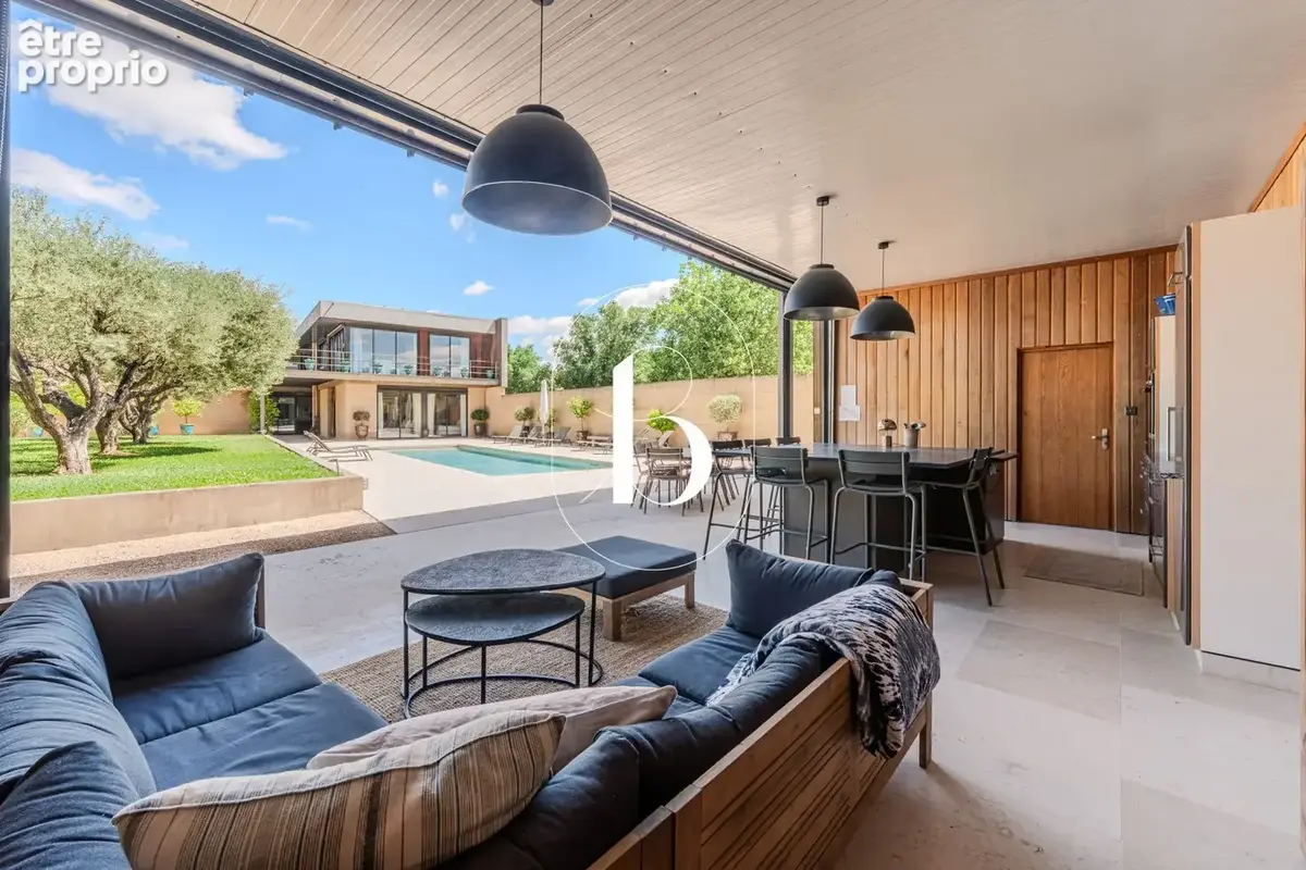 Maison 9 pièces 273 m² à vendre à Uzes (30700) - photo 1