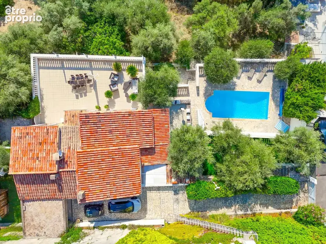 Maison 5 pièces sur les hauteurs de Nice à Vendre - photo 2