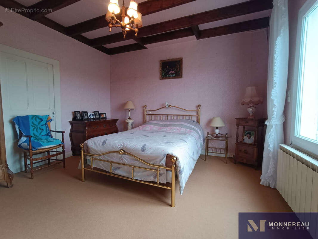 Maison à ROULLET-SAINT-ESTEPHE