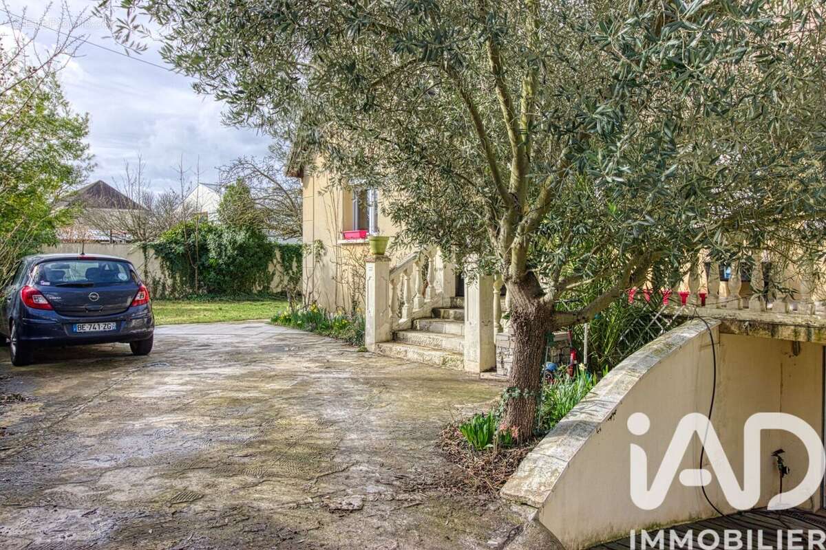 Photo 2 - Maison à MONTIGNY-LES-CORMEILLES