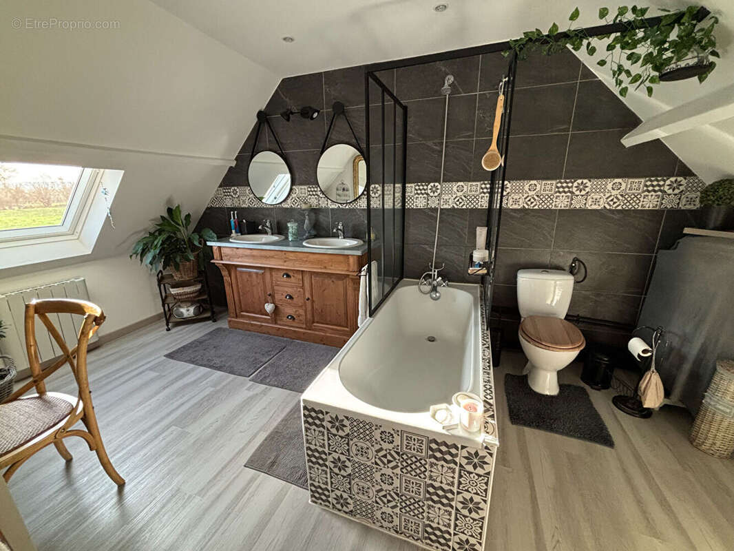 Maison à SAINTE-GENEVIEVE