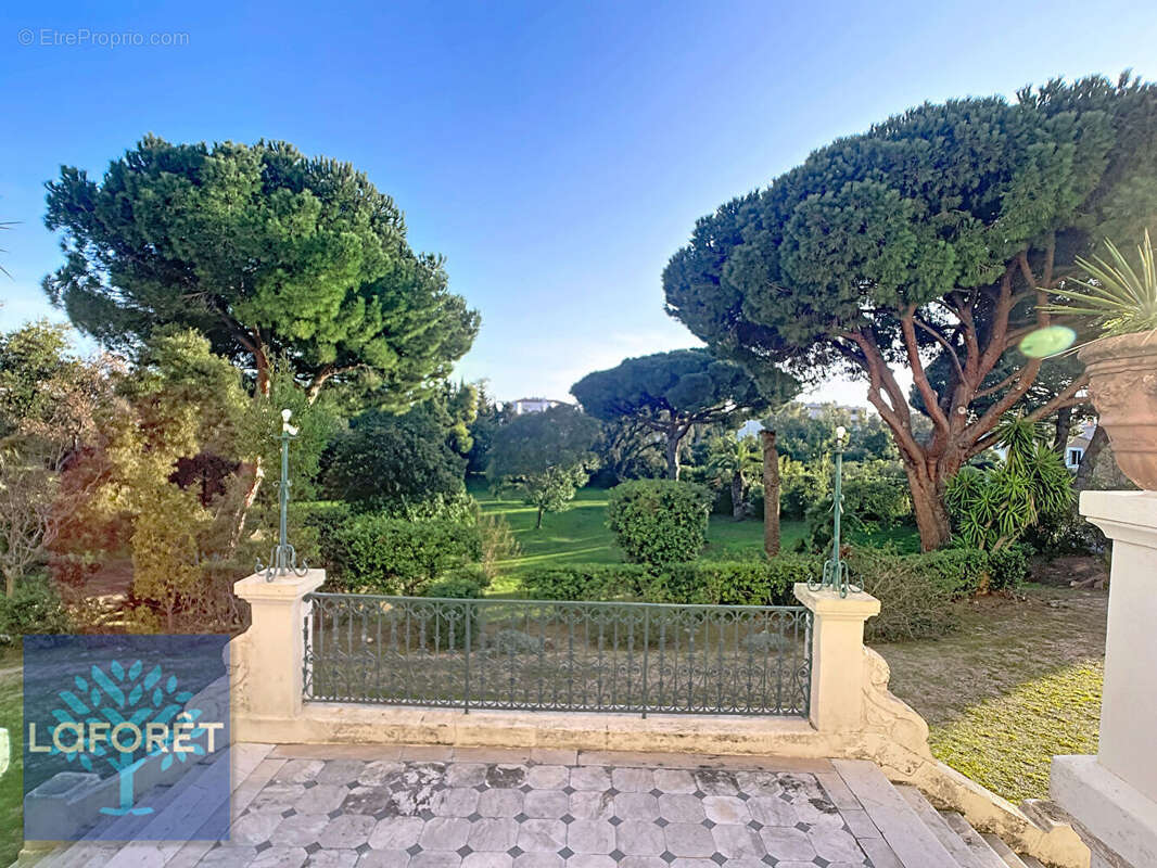 CANNES BASSE CALIFORNIE - Rez-de-chaussée esprit maison dans résidence bourgeoise d'exception - photo 3