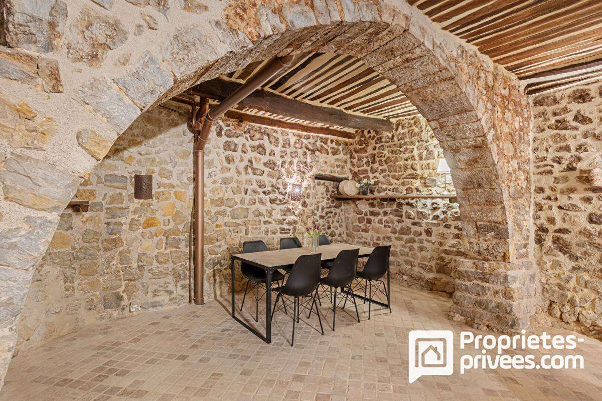 Maison à MONTAUROUX