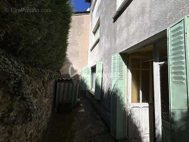 petite cour intérieure - Maison à LACAUNE