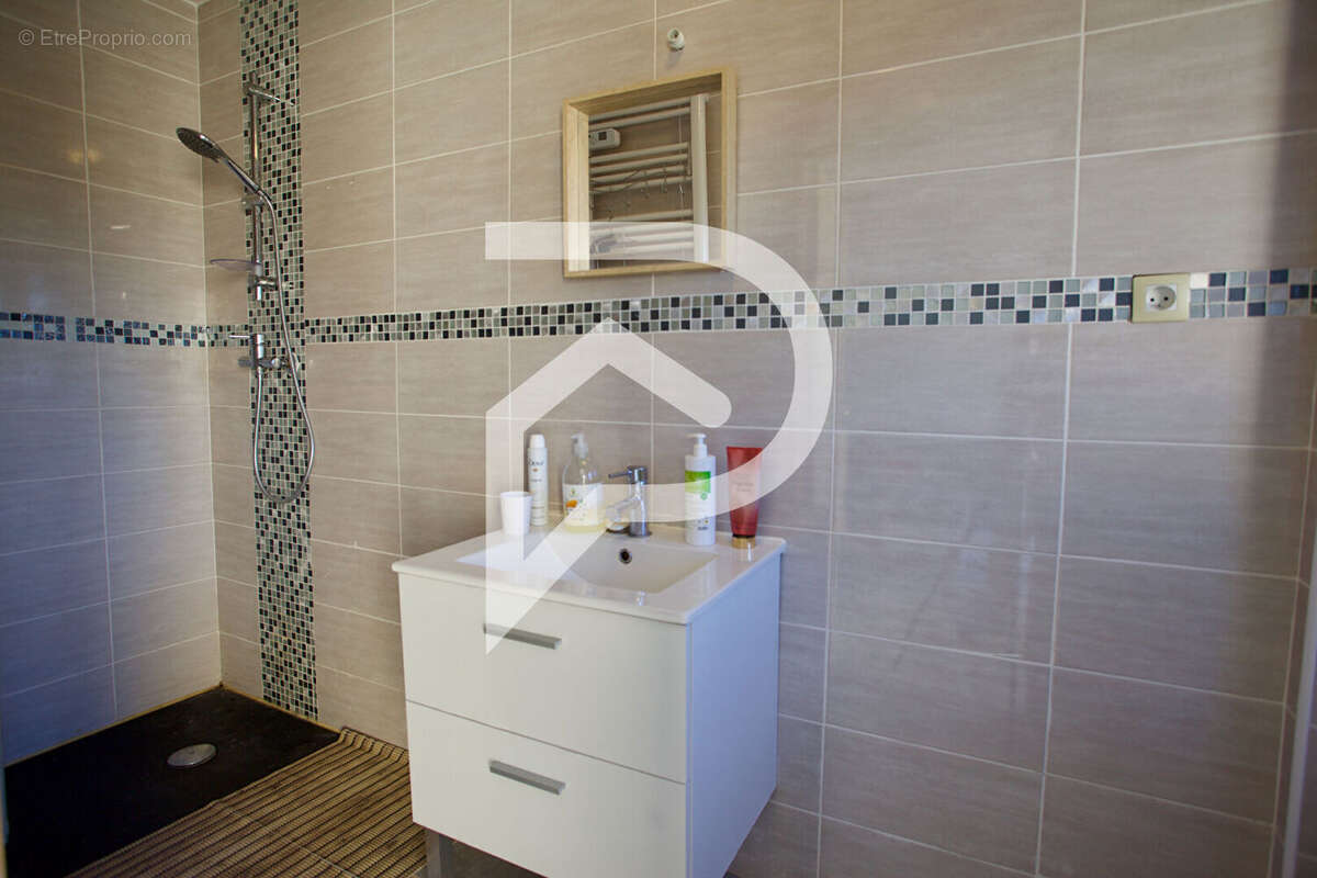 Maison à POUILLY-LE-MONIAL