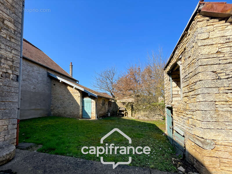 Maison à AUTREY-LES-GRAY