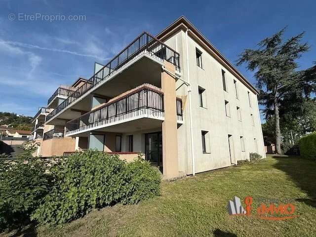 Appartement à SAINT-PRIEST-EN-JAREZ