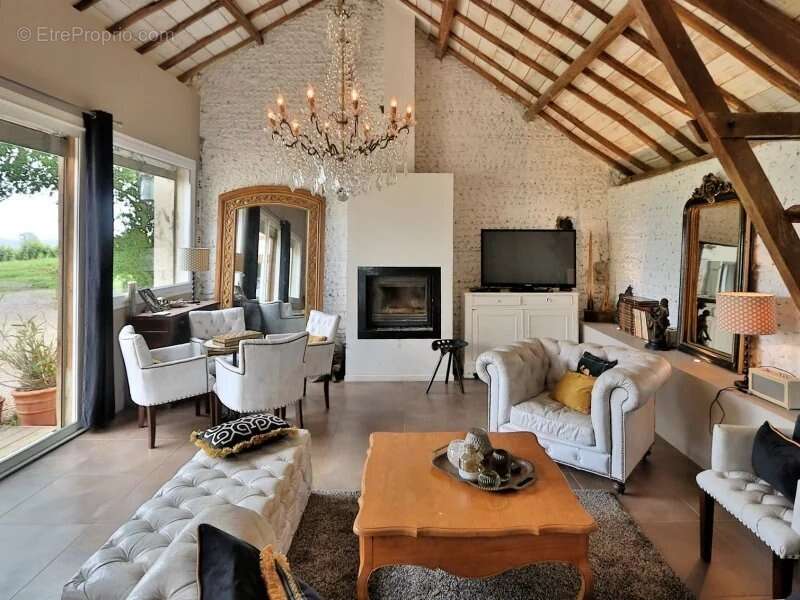 Ancienne ferme avec 6 chambre en très bonne état sur plus d'un hectare - photo 15