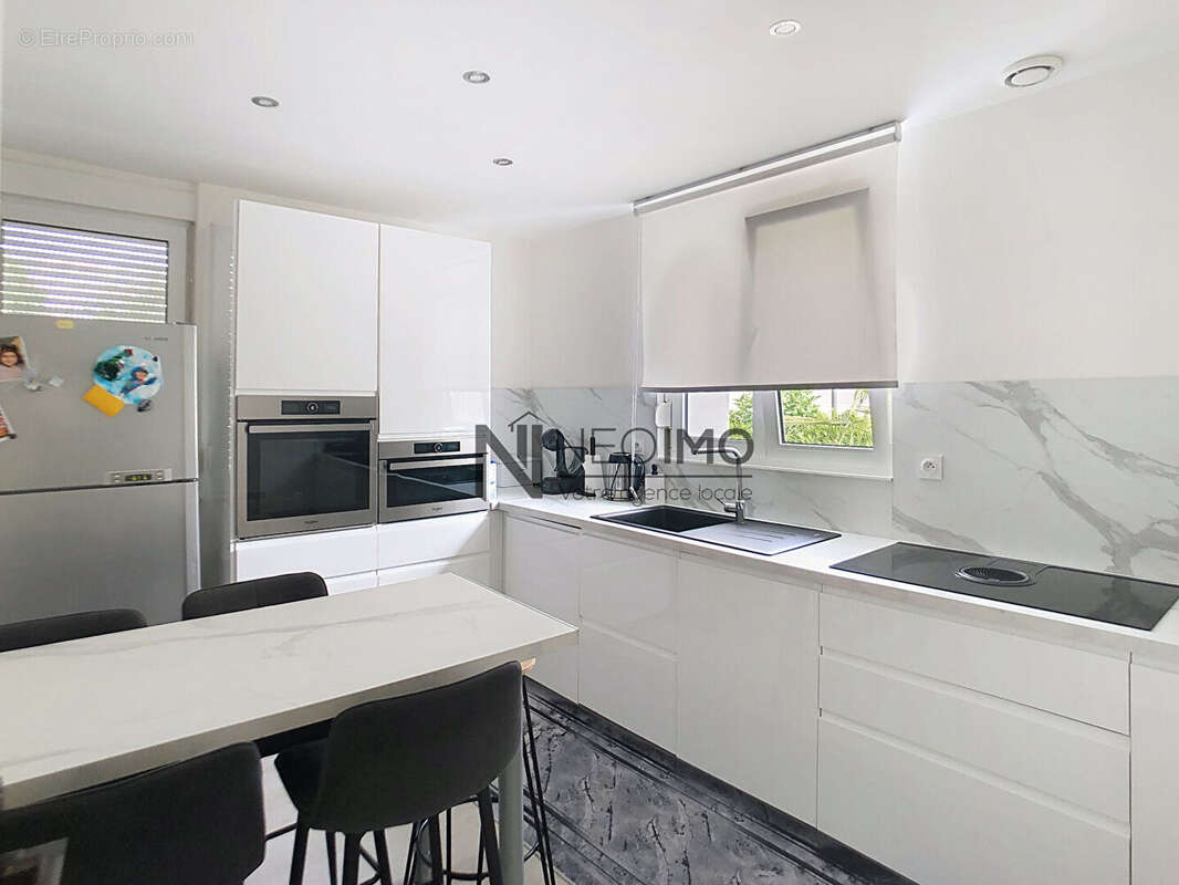 Maison à NEUFCHATEAU