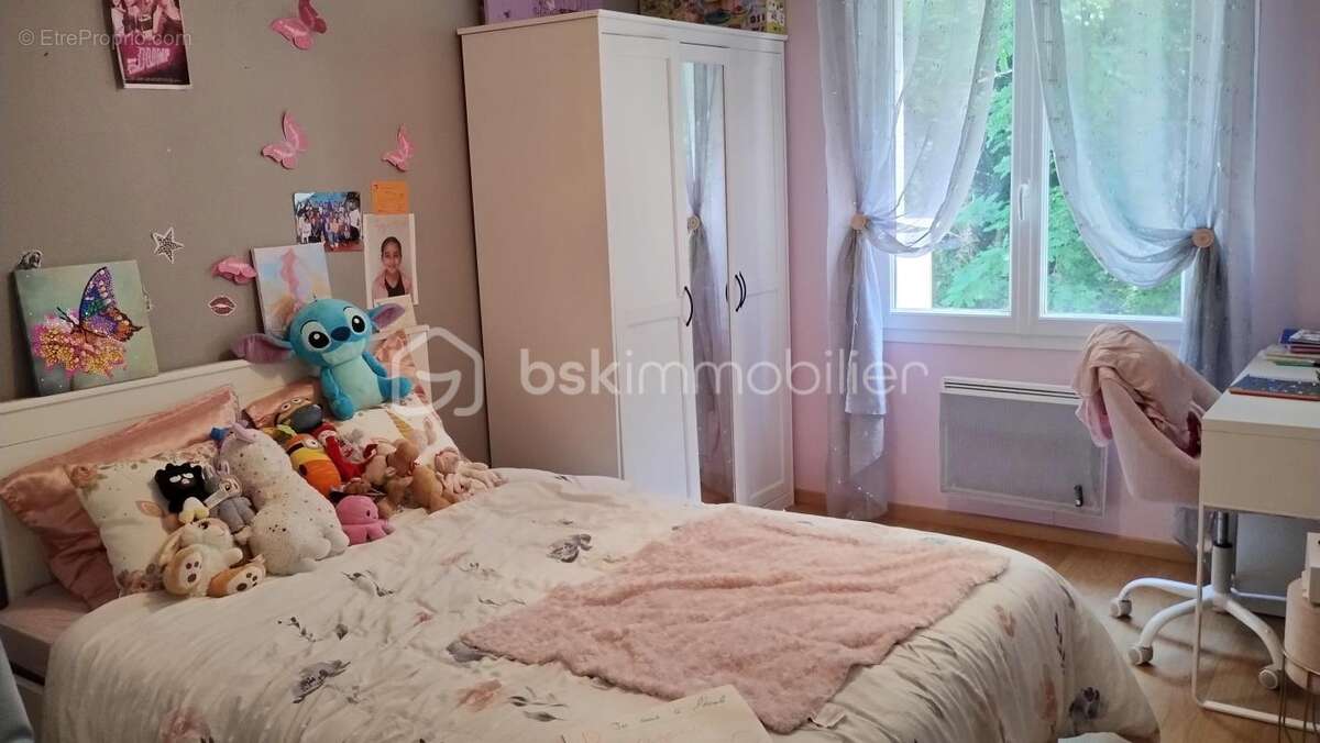 Maison 93 m², Pocé-sur-Cisse   ** exclusivité by Véronique HOLLEVILLE ** - photo 4
