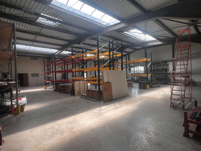 Commerce à SAINT-BARTHELEMY-LESTRA