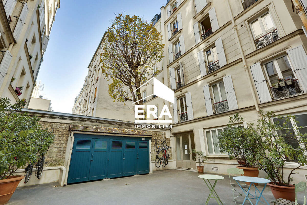 Appartement à PARIS-17E