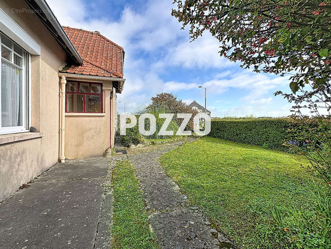 Agon Coutainville maison de type F3 de plain pied avec beau terrain constructible à détacher de 450 m² environ, logement indépen - photo 12