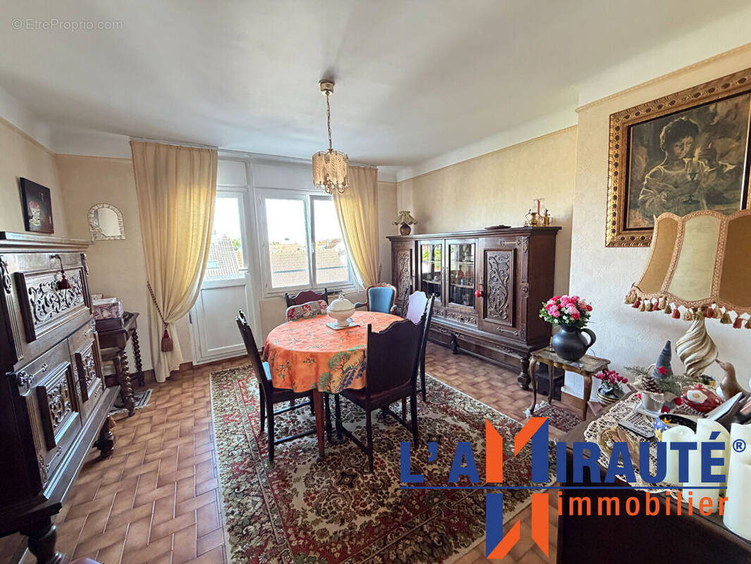 Appartement à SARTROUVILLE