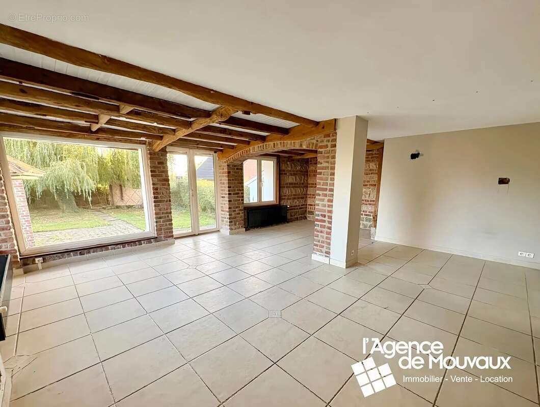 Maison à NEUVILLE-EN-FERRAIN