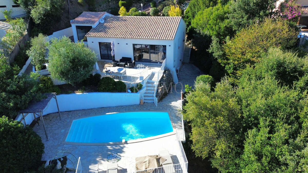 Maison à LES ISSAMBRES