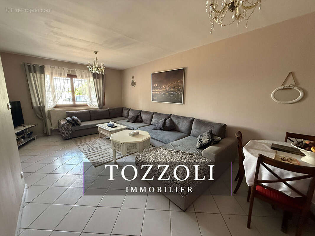 Maison Diemoz 7 pièce(s) 155.25 m2 - photo 2