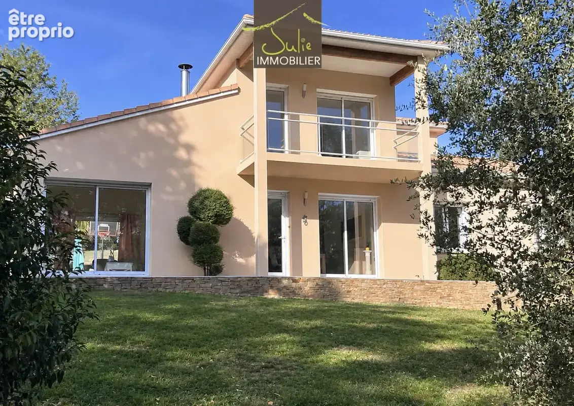 Maison 5 pièces 161 m² · à Bressuire · 161 m² · 430 000 €