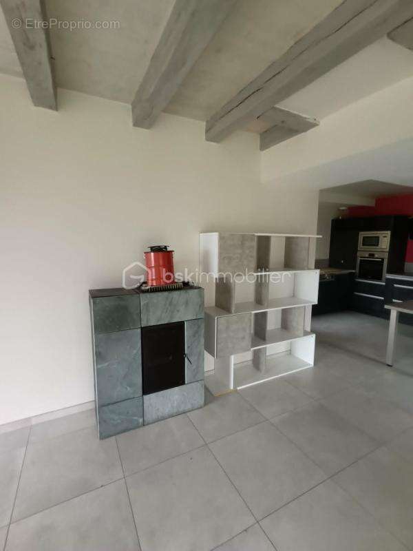Belle Maison Rénovée en 2019 de 120 m2 et Grange de 200 m2 sise sur 3 877 m2 - photo 6