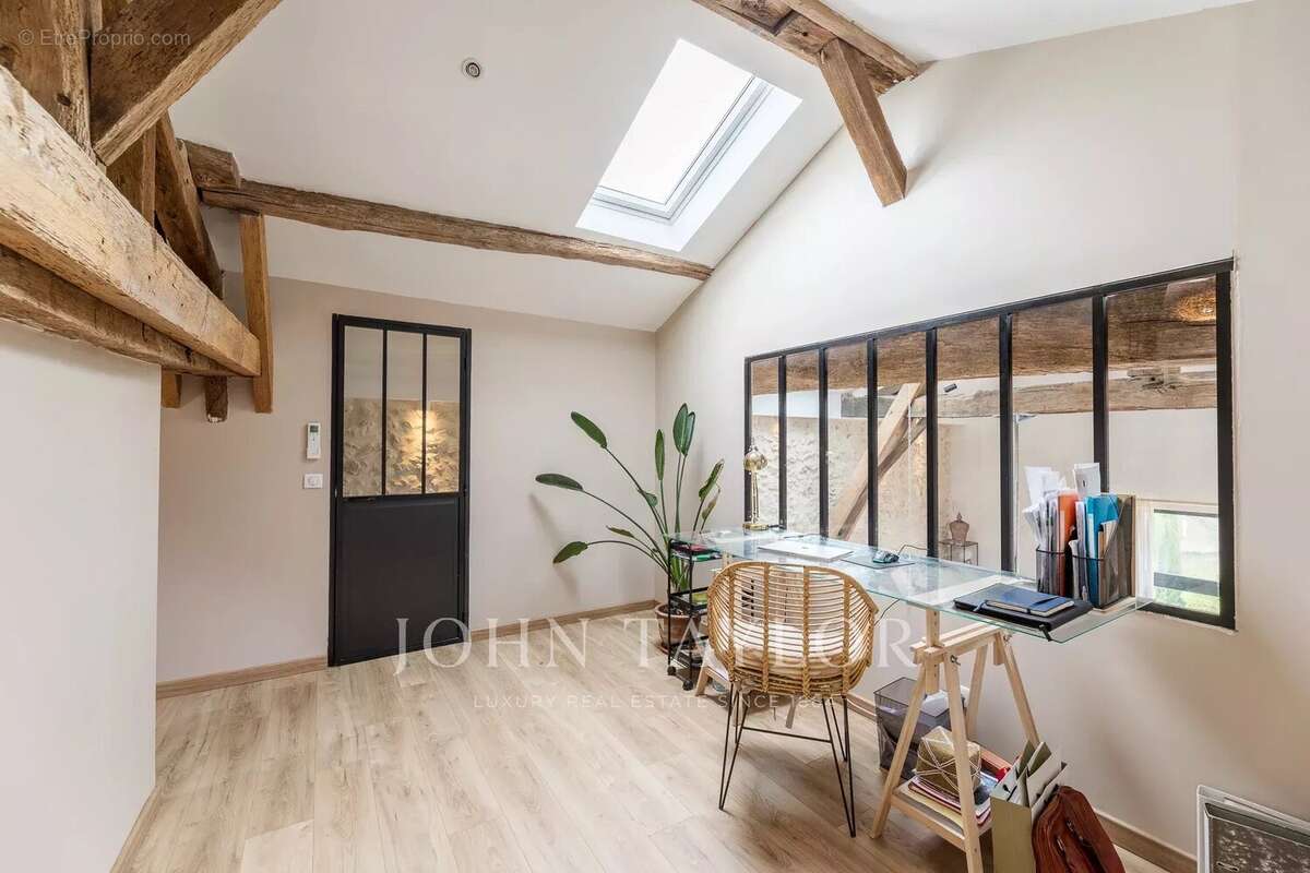 Maison à SAINT-EMILION