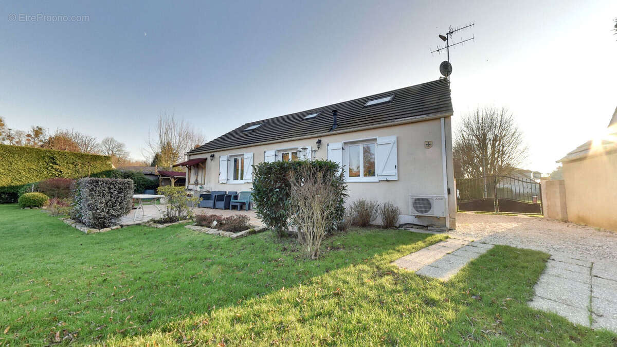 Maison à LUMIGNY-NESLES-ORMEAUX