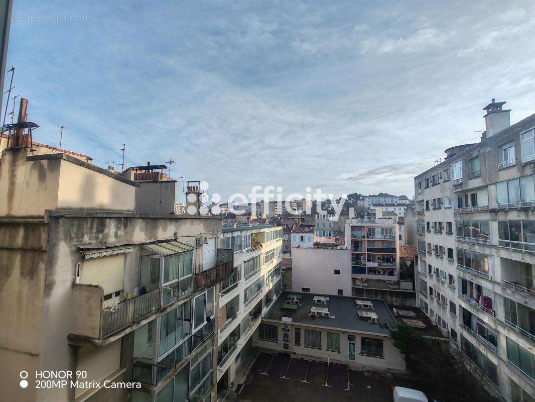 Appartement à MARSEILLE-4E
