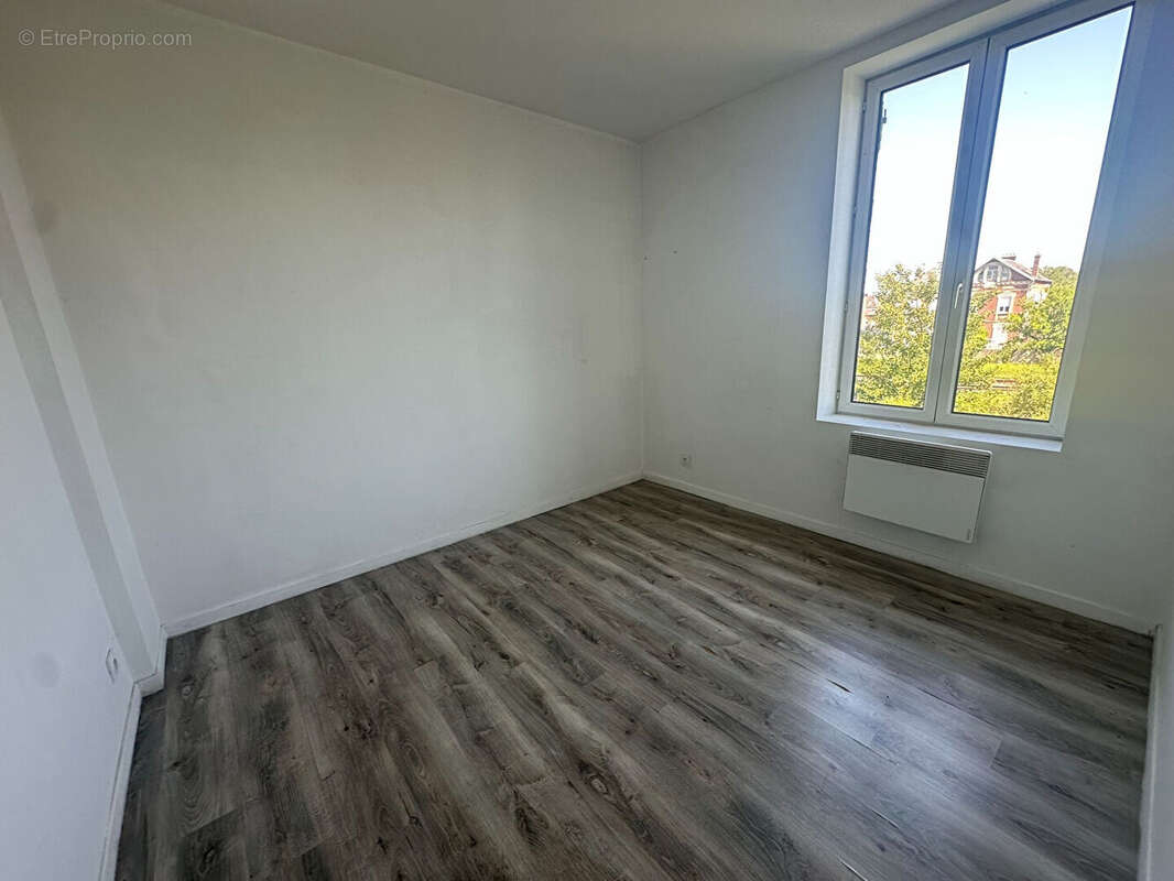 Immeuble Muille Villette 29 pièce(s) 450m² - photo 16