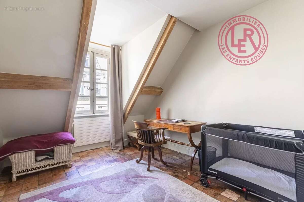 Appartement à PARIS-4E