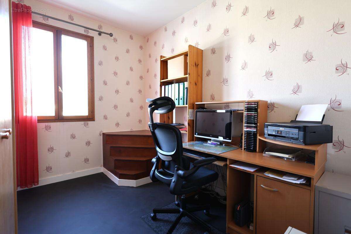 Commerce à SAINT-GEORGES-DE-DIDONNE