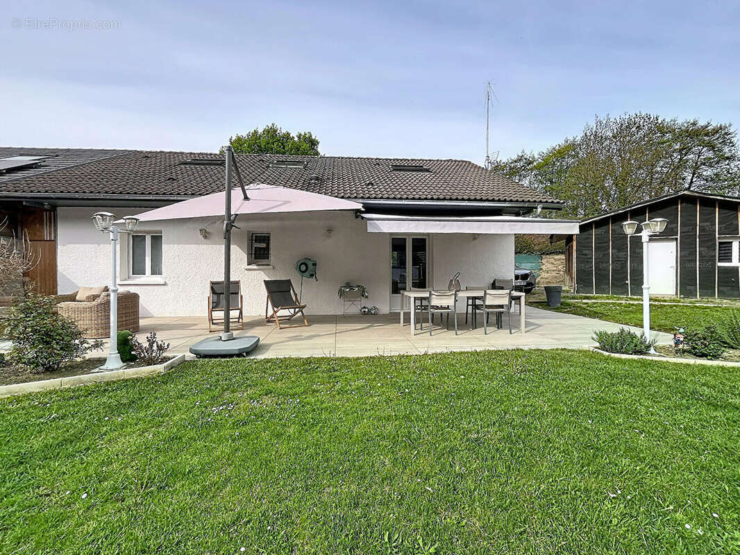 Maison à VOUGY