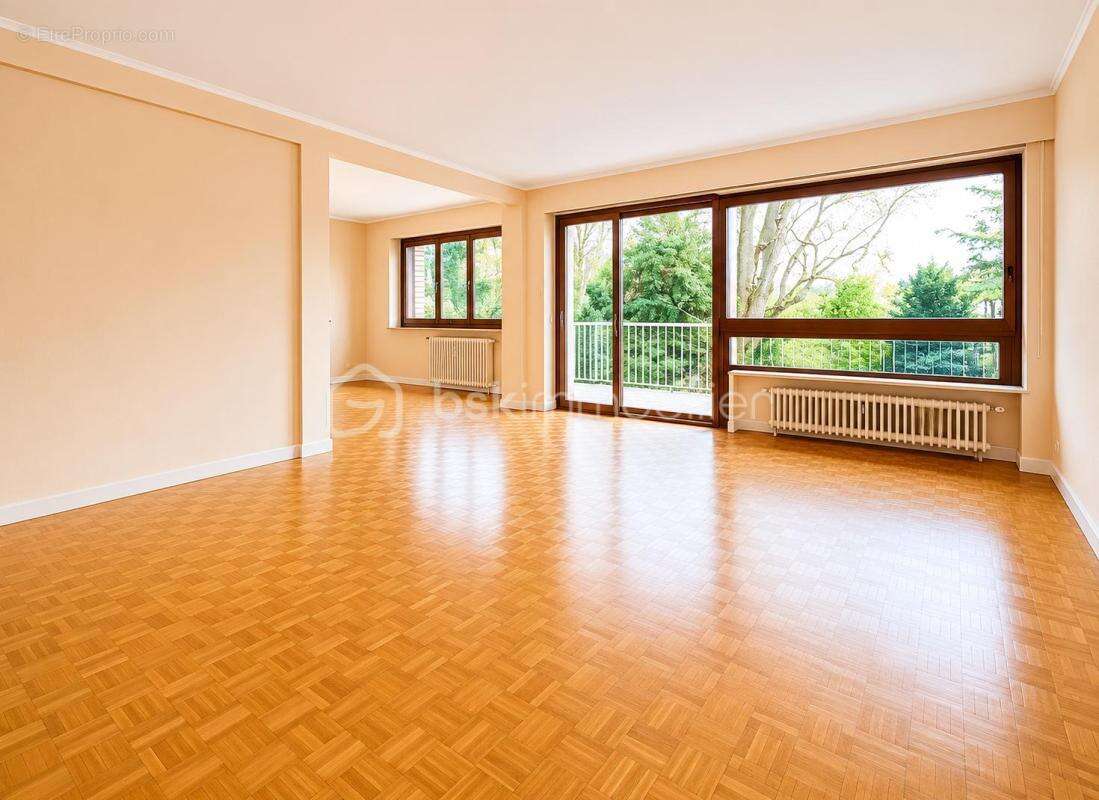 Appartement à L'ETANG-LA-VILLE