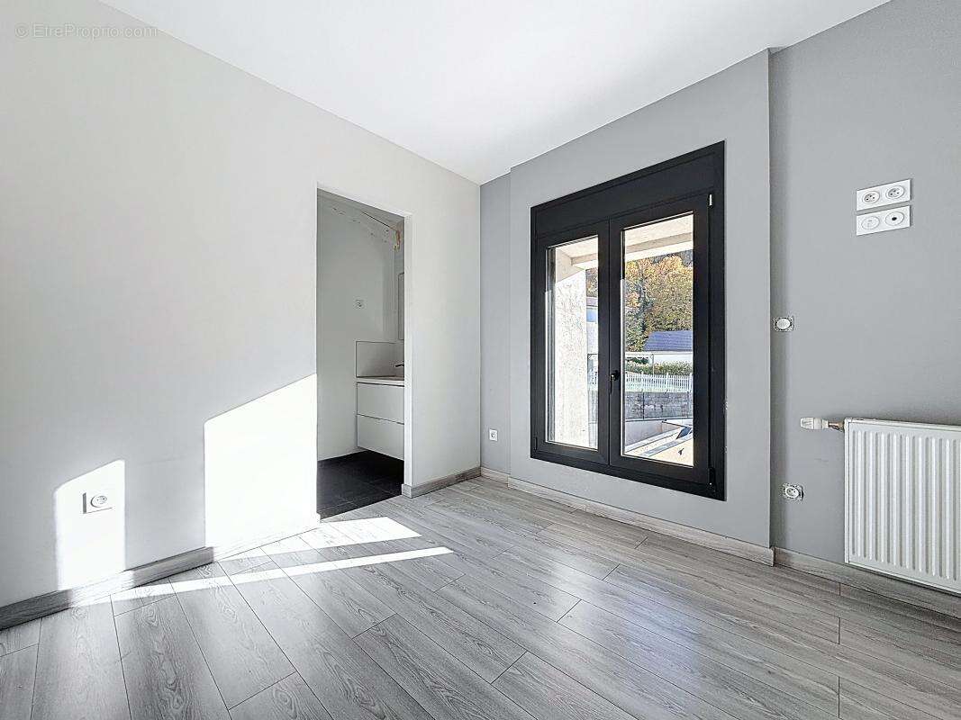 Maison à SAINT-QUENTIN-SUR-ISERE