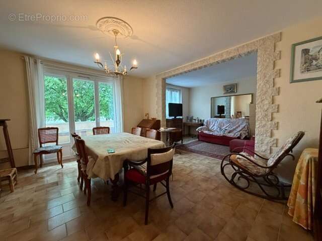 Appartement T5 de 87 m² à vendre – Terrenoire - photo 2