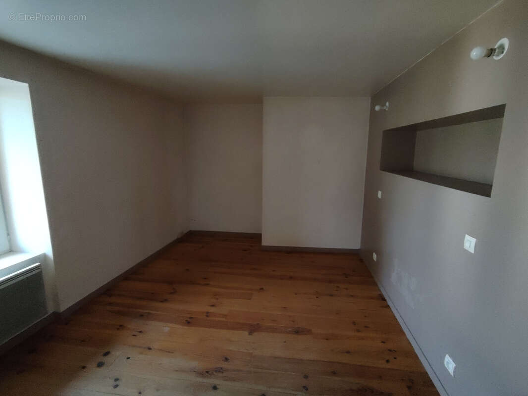 Maison à SAINT-PRIEST-SOUS-AIXE