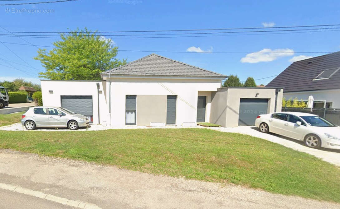 Terrain à SAINT-VIT