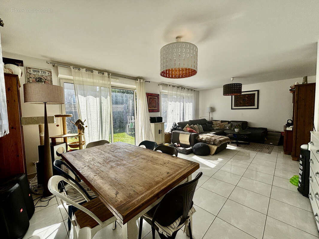 Maison à SARTROUVILLE